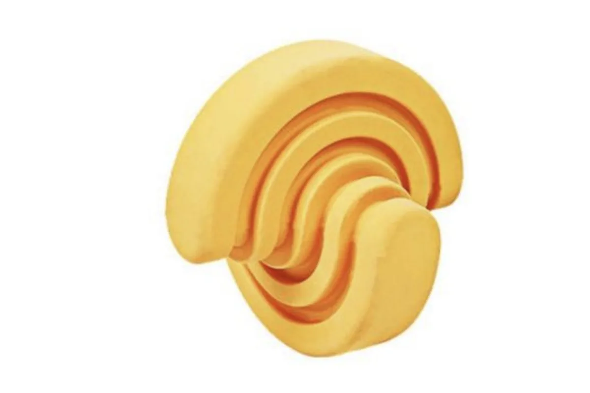 Balle roulante en caoutchouc smart play, forme jaune en spirale sur fond blanc, sans texte
