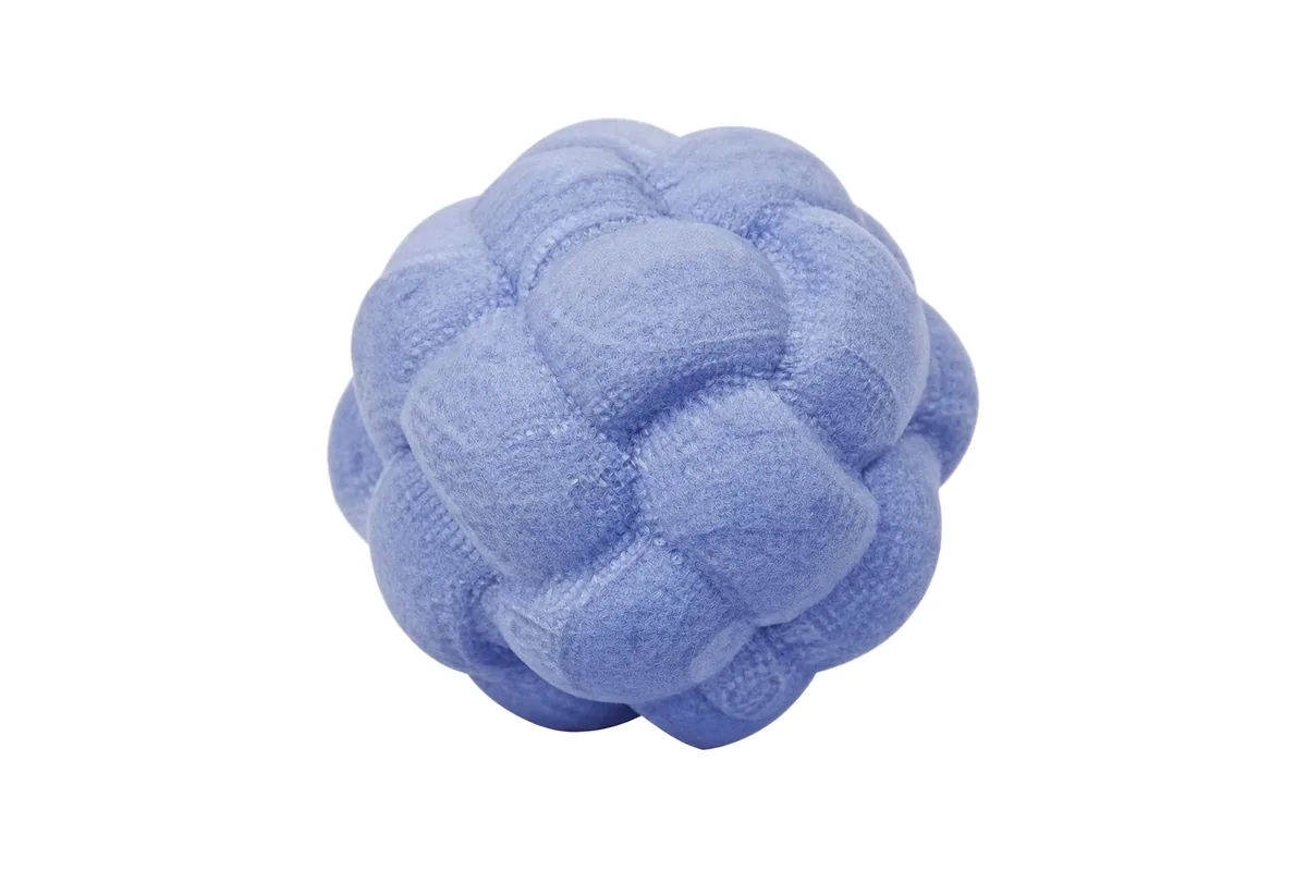 Balle en mousse tissée en TPR et mousse, Classic Chew, détourée sur fond blanc